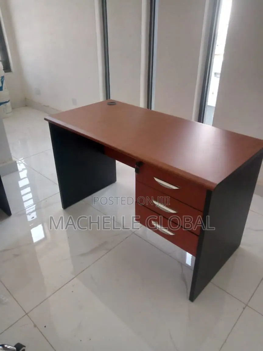 Office Table( 4feets)