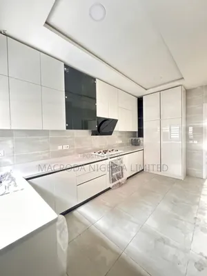 4bdrm Duplex in Victoria Island for rent