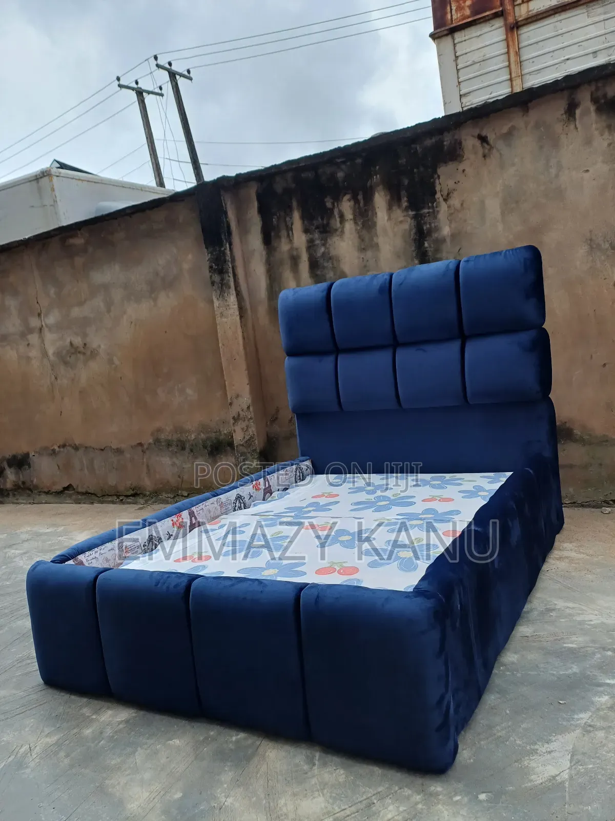 4.5 By6ft Padded Bedframe