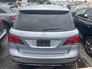 Mercedes-Benz GLE-Class 2017 Blue