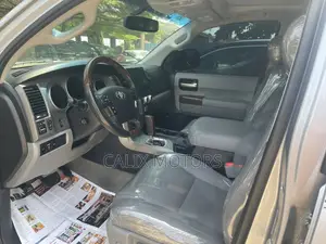 Toyota Sequoia 2016 Silver