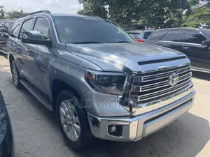 Toyota Sequoia 2016 Silver