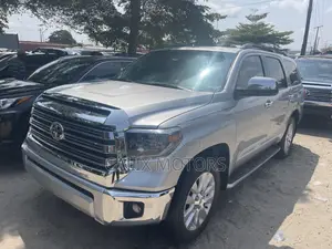 Toyota Sequoia 2016 Silver