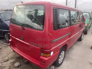 Volkswagen Transporter 2004 Red