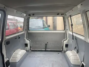 Volkswagen Transporter 2005 White