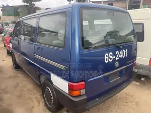 Volkswagen Transporter 2005 Blue