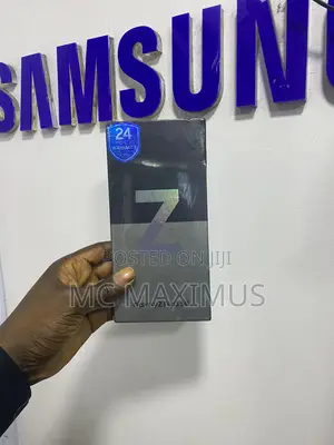 New Samsung Galaxy Z Flip3 5G 128 GB White