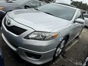 Toyota Camry 2010 Silver