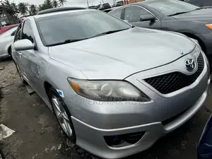 Toyota Camry 2010 Silver