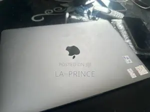 Laptop Apple MacBook Pro 8GB Intel Core I5 SSD 512GB