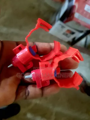 Efficient Red Clip Nipple Drinker