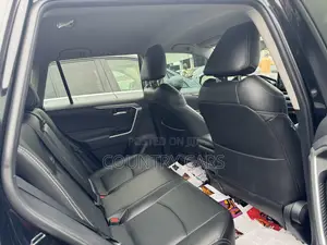 Toyota RAV4 XLE AWD 2020 Matt Black