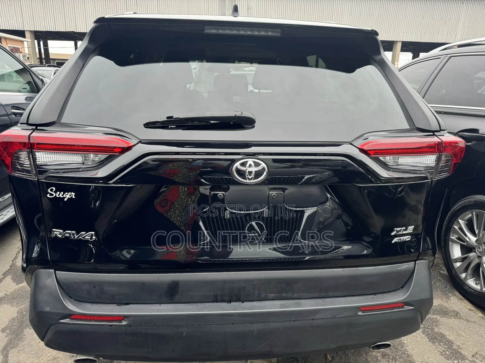 Toyota RAV4 XLE AWD 2020 Matt Black