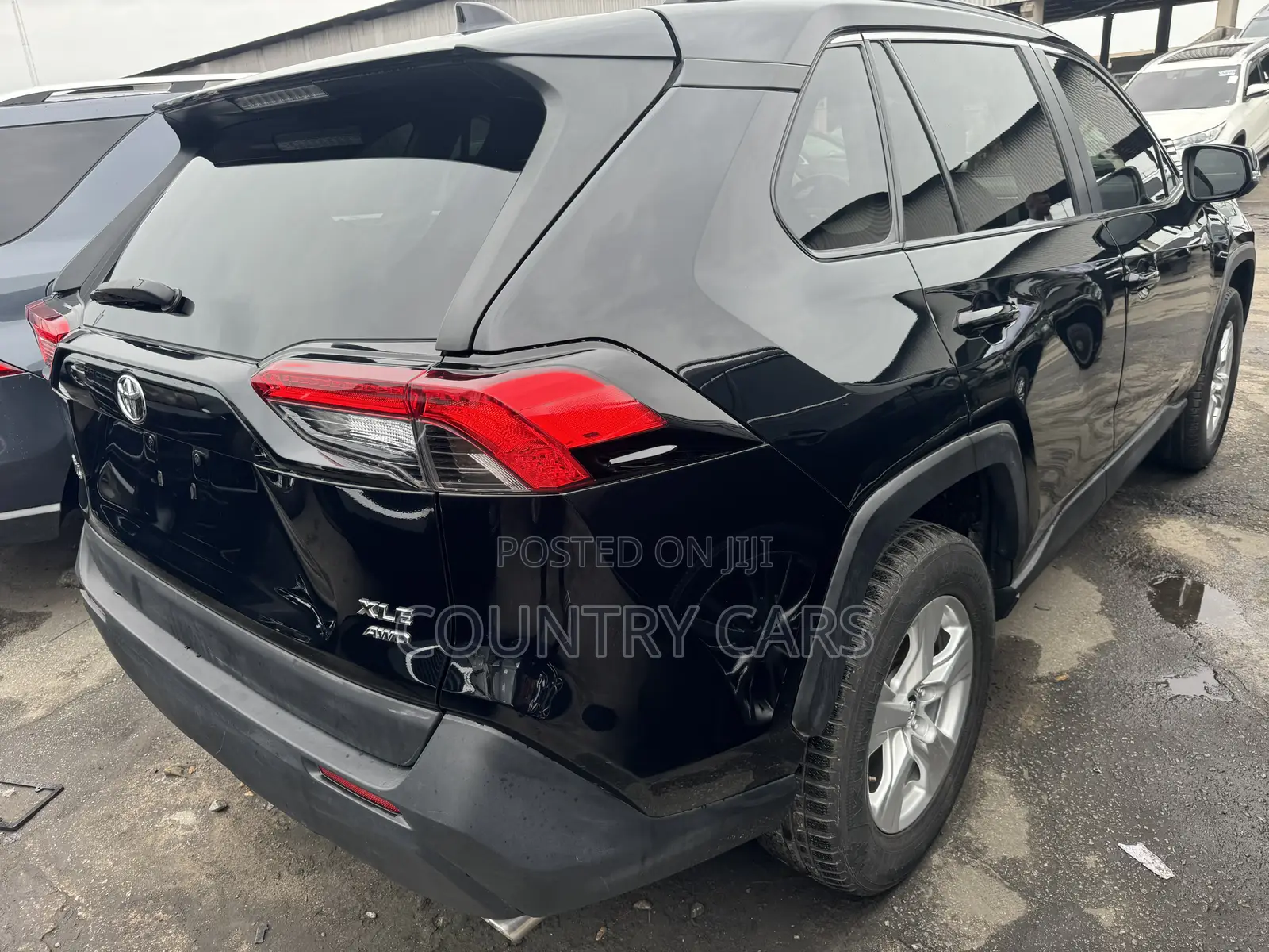 Toyota RAV4 XLE AWD 2020 Matt Black