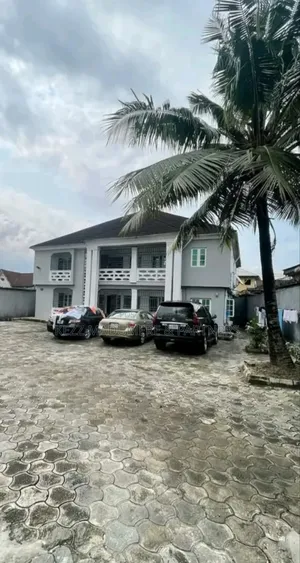 8bdrm Duplex in Rumudara , Port for sale