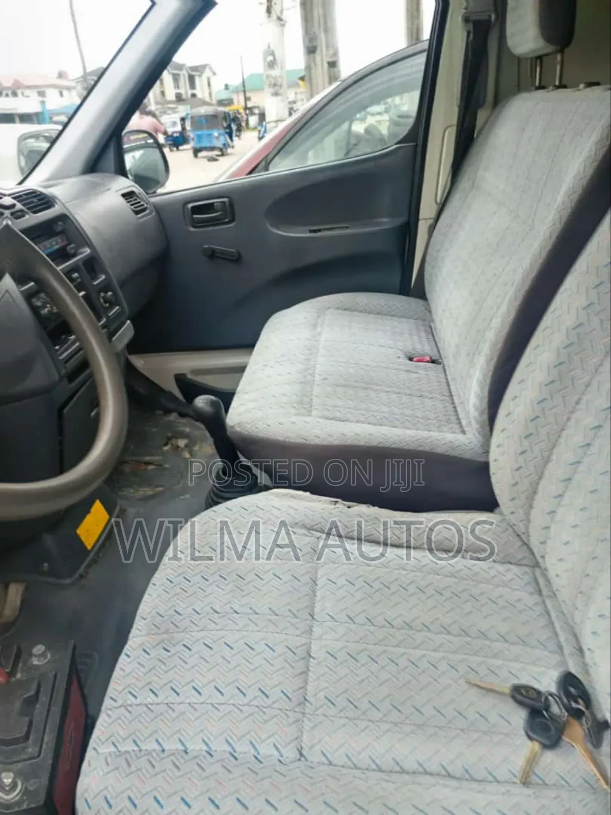 Toyota HiAce 2002 White