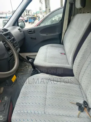Toyota HiAce 2002 White