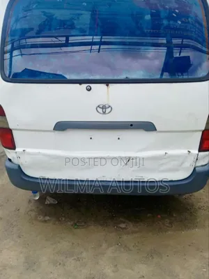 Toyota HiAce 2002 White
