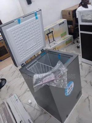100l Aeon Freezer With Key Lock
