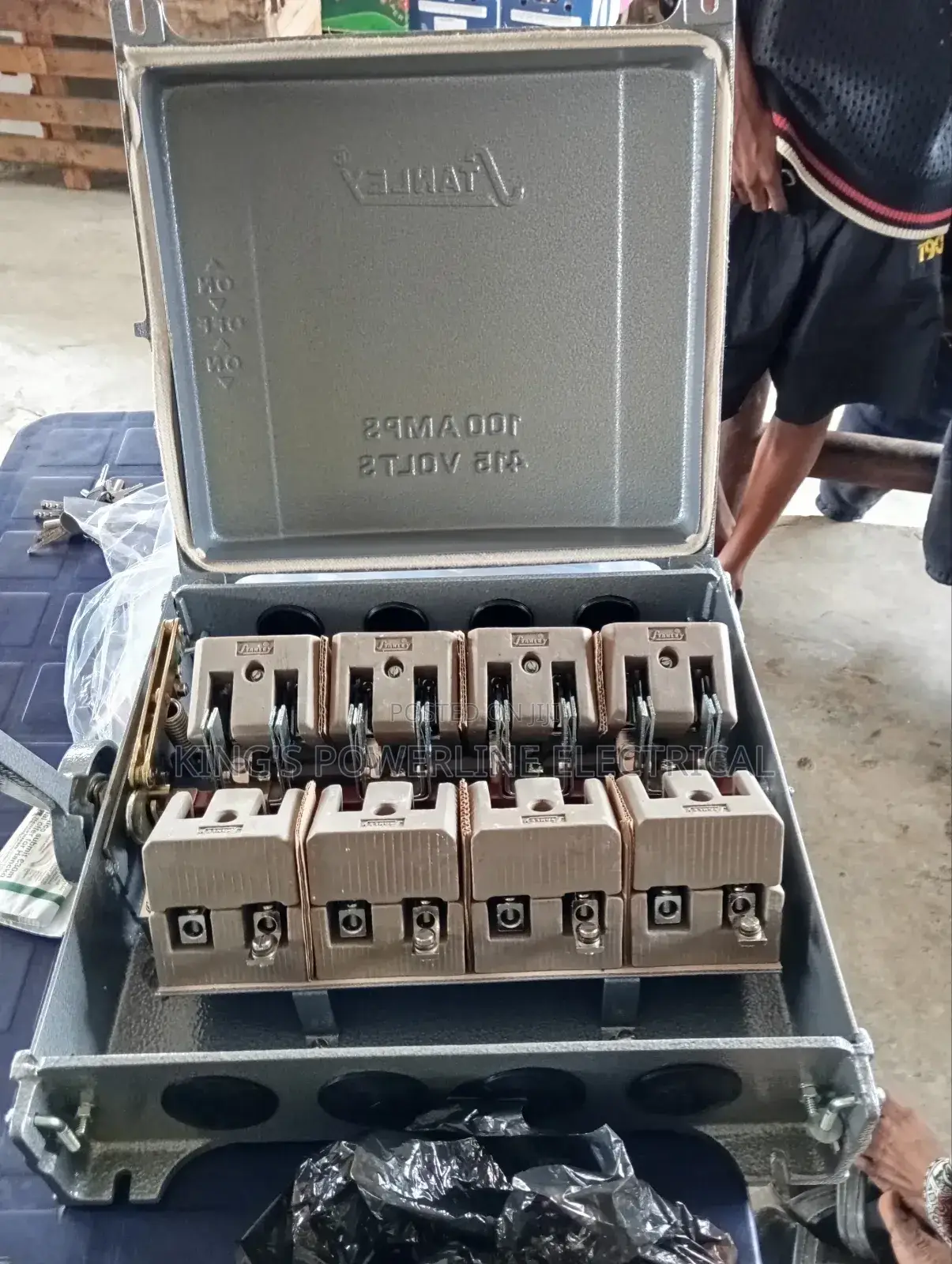 100 Amps Stanley Change Over