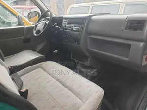 Volkswagen Transporter 2004 Green