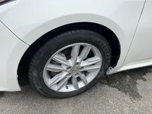 Toyota Avalon 2013 White