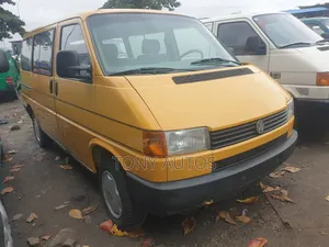 Volkswagen Transporter 2005 Yellow