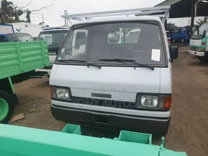 Tokunbo Mazda Pick Up Truck E2200 Diesel Engine