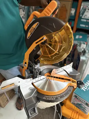1800w Ingco Mitre Saw