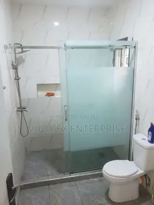 Shower Cubicle (Sliding Door).,