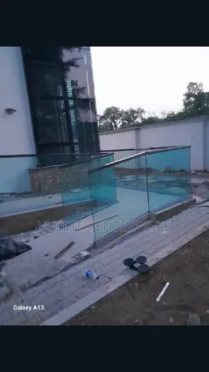Glass Side Rail