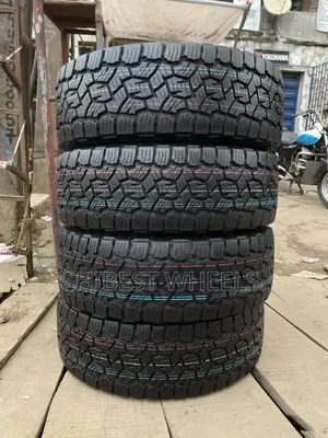 265/70 R 16 111T Toyo Tire Original Made in Japan