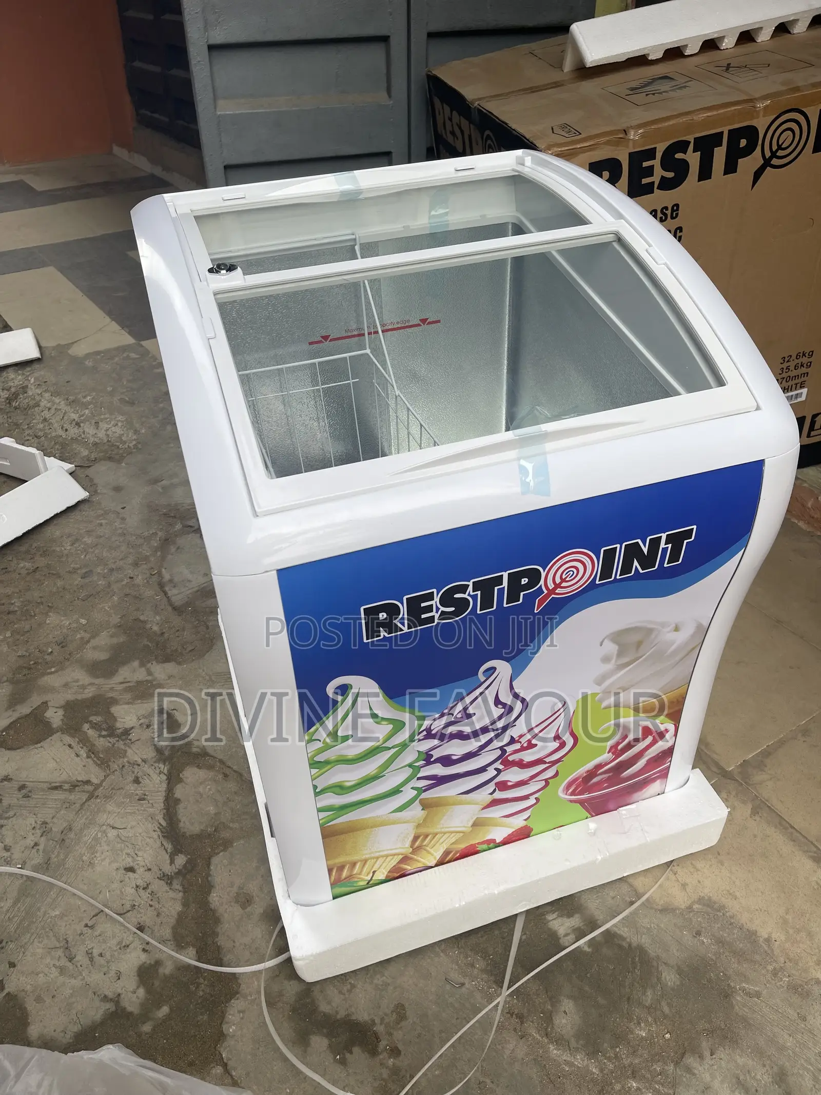 Ice Cream Display Freezer