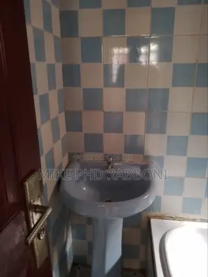 3bdrm Bungalow in New G.R.A, Enugu for rent