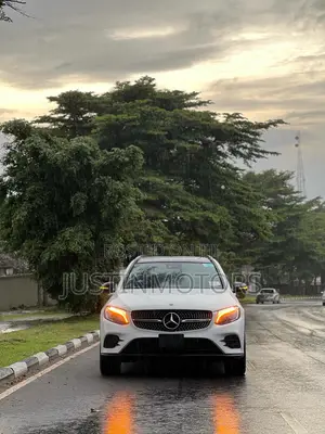 Photo - Mercedes-Benz GLC-Class 2018 White