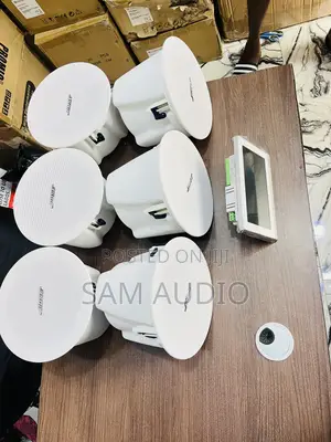 Six Bose Ceiling Speaker With One Wall Mount Amplifier