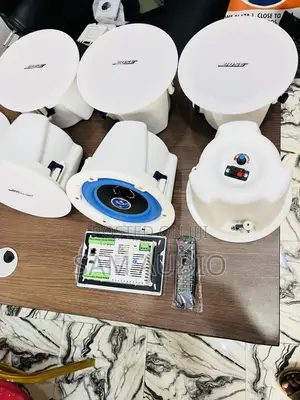 6 Bose Ceiling Speaker With Wall Mount Amplifier