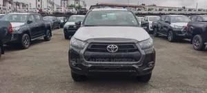 Toyota Hilux 2024 Black