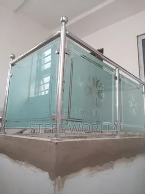 10m Flower Arc Glass Design