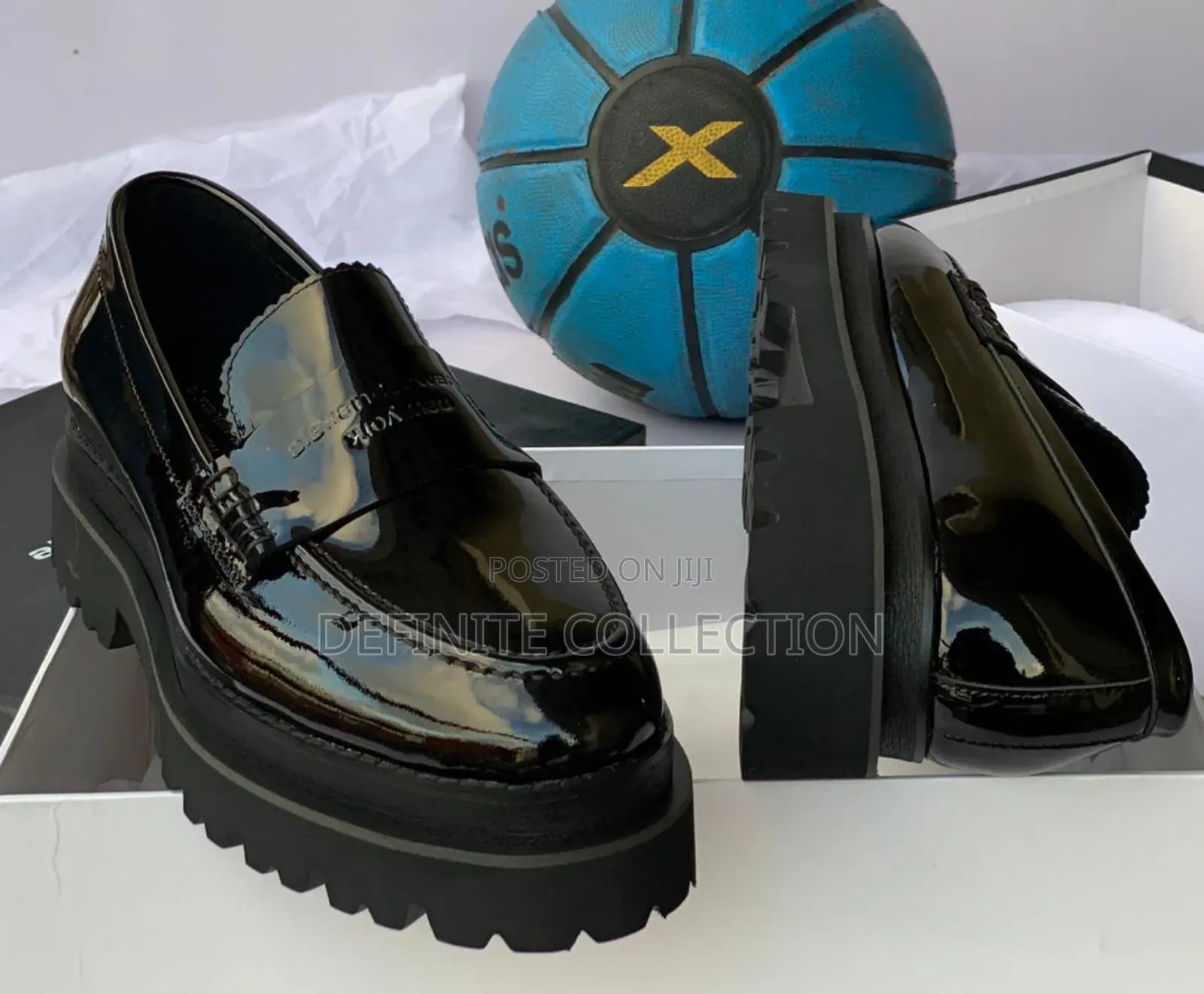 ALEXANDER McQueen Luxury Shoe