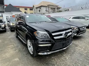 Mercedes-Benz GL-Class GL550 4MATIC 4dr SUV AWD (4.7L 8cyl Turbo 7A)