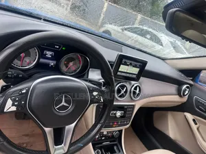 Mercedes-Benz GLA 250 2015 Blue