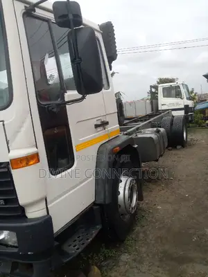Volvo Truck Cap and Chassis