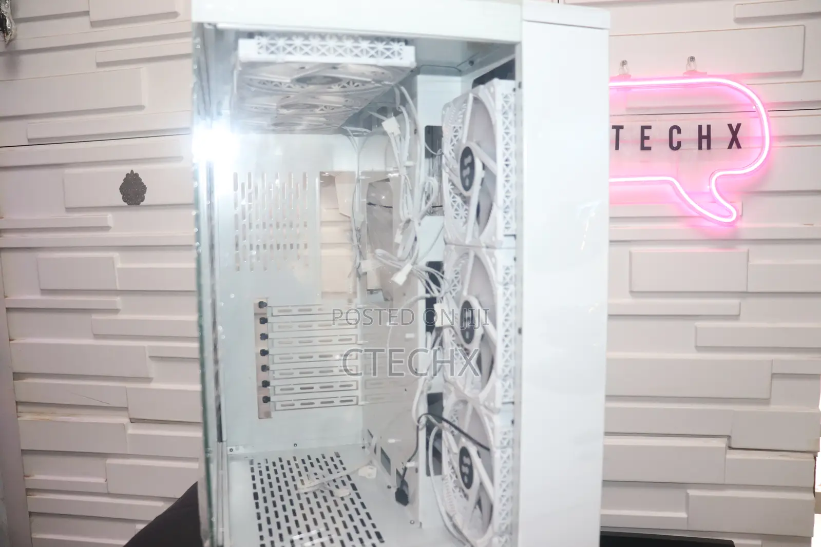 Snow White Computer Gaming Case With 6 RGB Fans