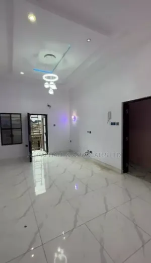 3bdrm Apartment in Victory Estate Ago for rent