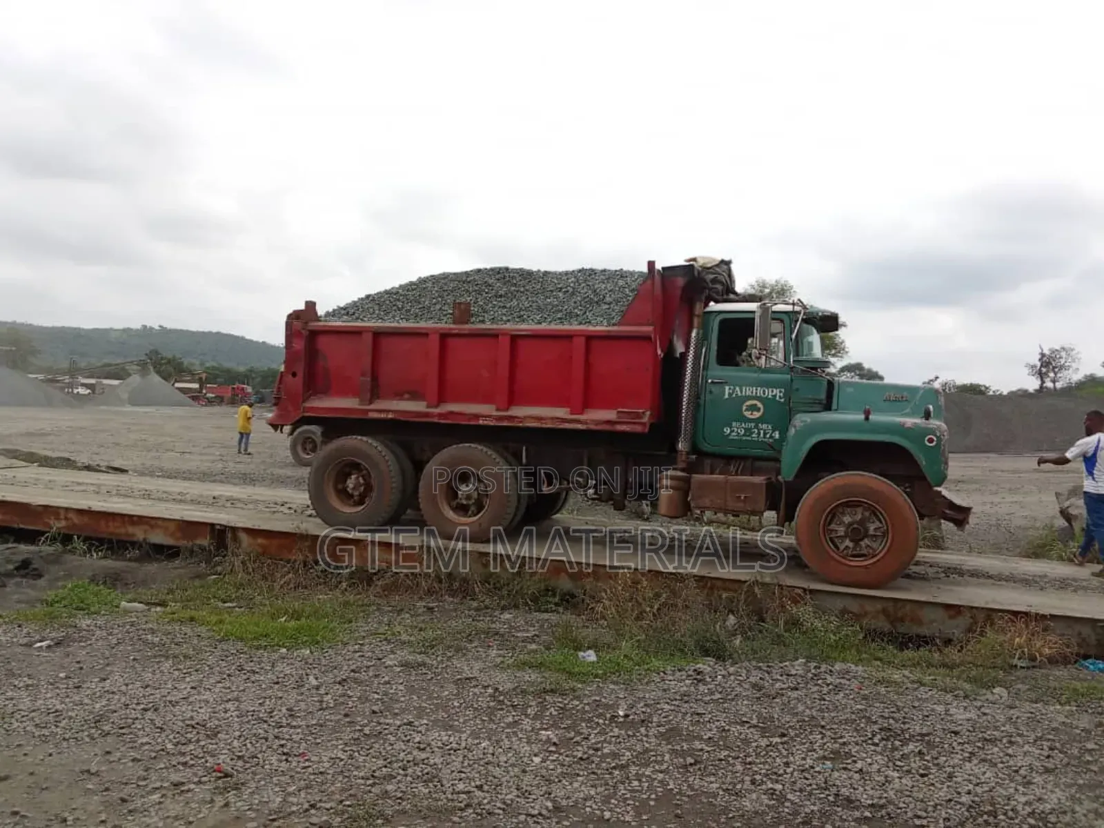 Complete Gravel