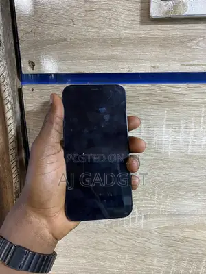 Apple iPhone 12 64 GB Black