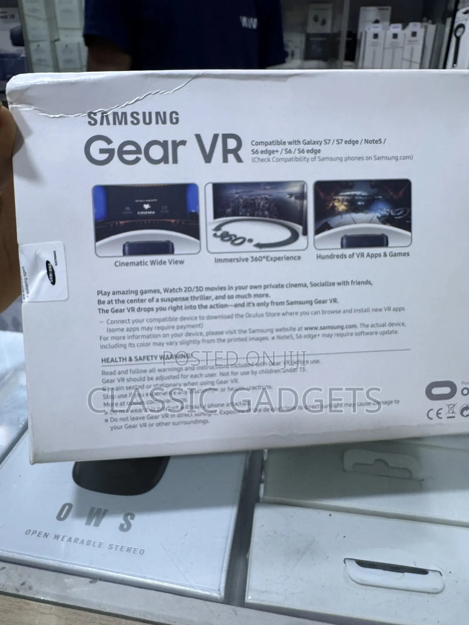 Samsung Gear Vr Virtual Reality Headset With Controller