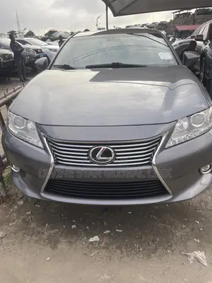 Lexus ES 2015 Gray