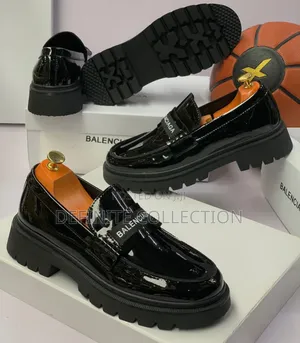 BALENCIAGA Luxury Shoe